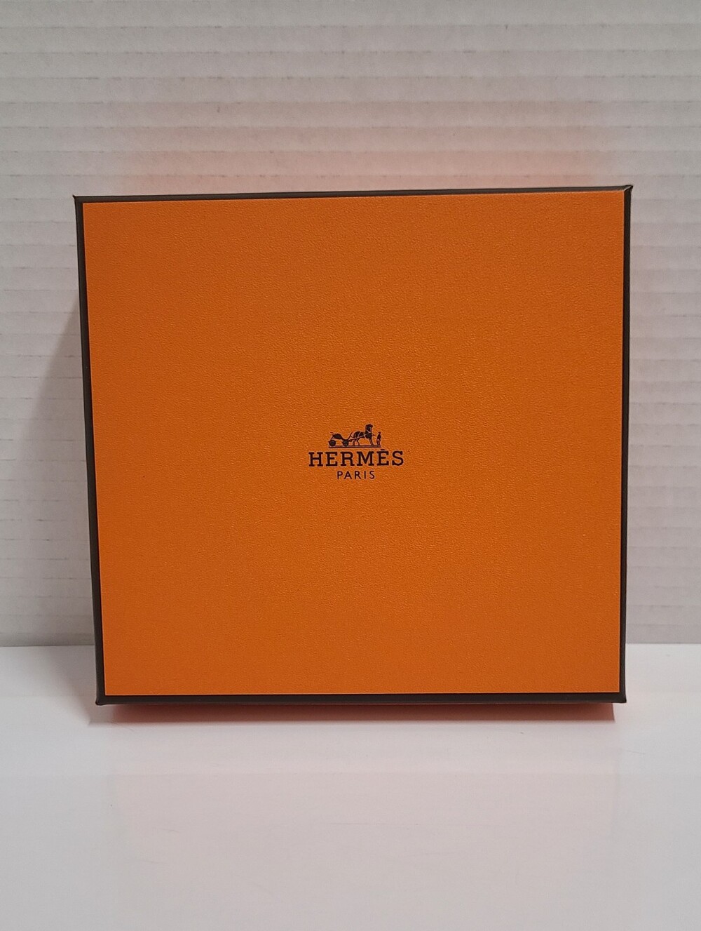 Hermēs Paris Small Square Gift Box - Picture 3 of 12